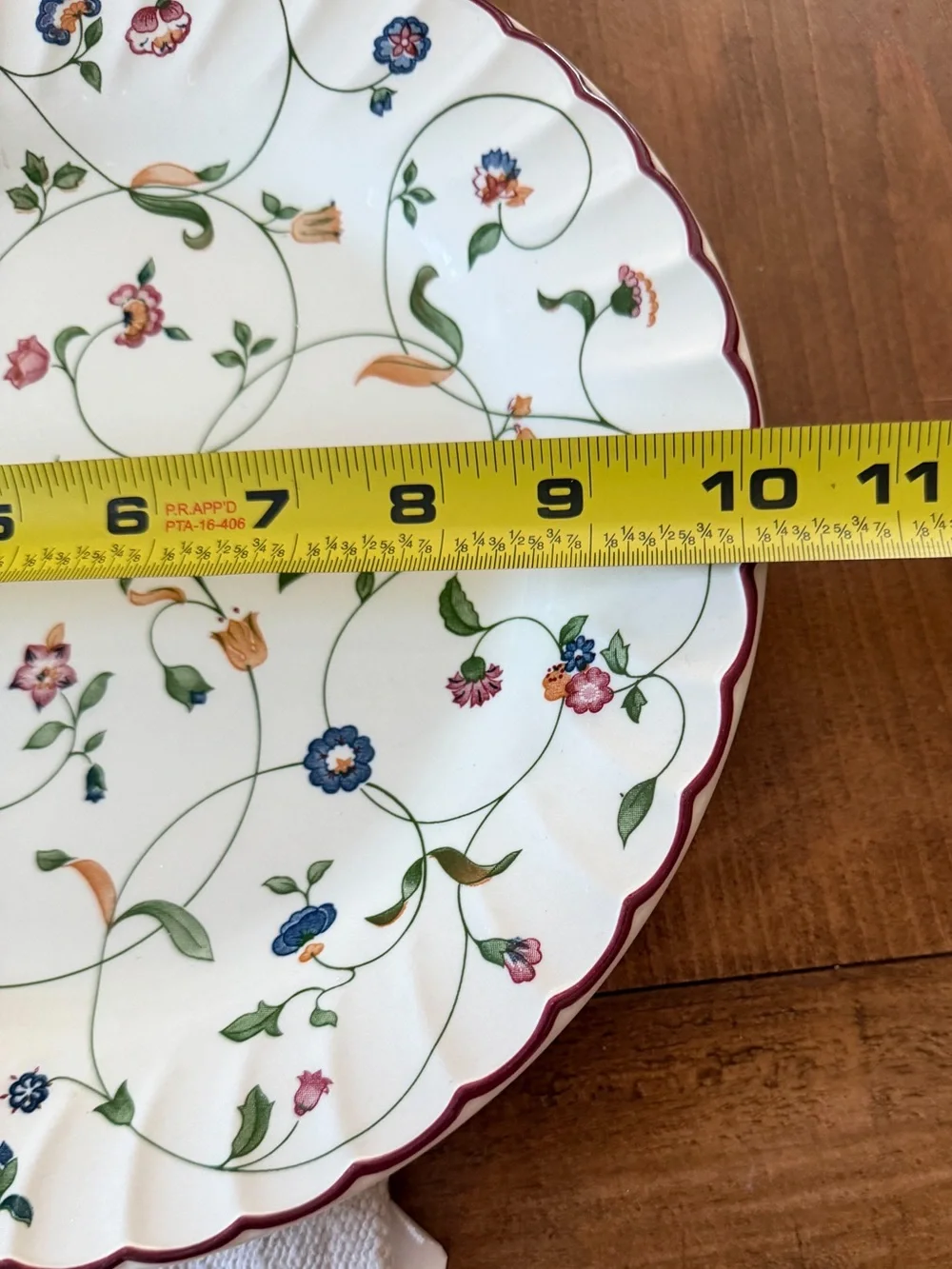Set Of 4 Staffordshire tableware Oakwood Dinner Plates 10” Red Rim NWOT